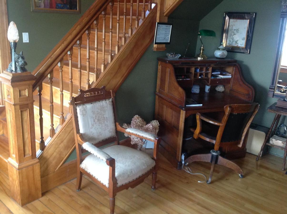 The Yellow House Bed & Breakfast Stanstead Plain ภายนอก รูปภาพ